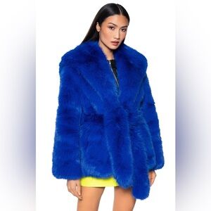 NWT Yeti Sharp Shoulder Faux Fur Coat XL